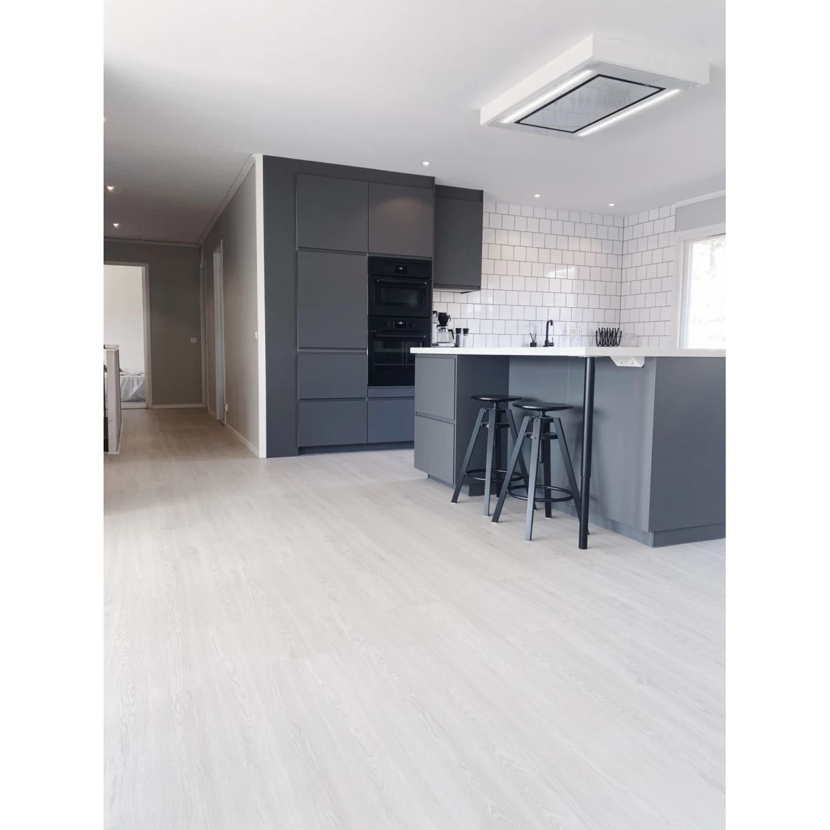 Takintegrerad köksfläkt  Swedluxury BETA vit |Premium Line